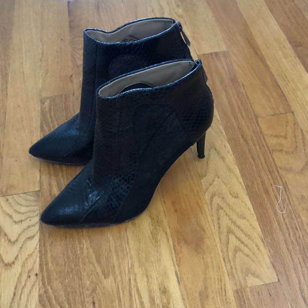 BCBGMAXAZRIA booties 👠👢👢